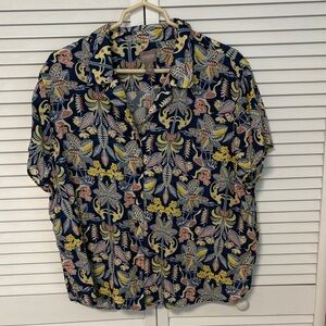 Chico's Women’s Navy Floral Short-Sleeve Shirt 4
